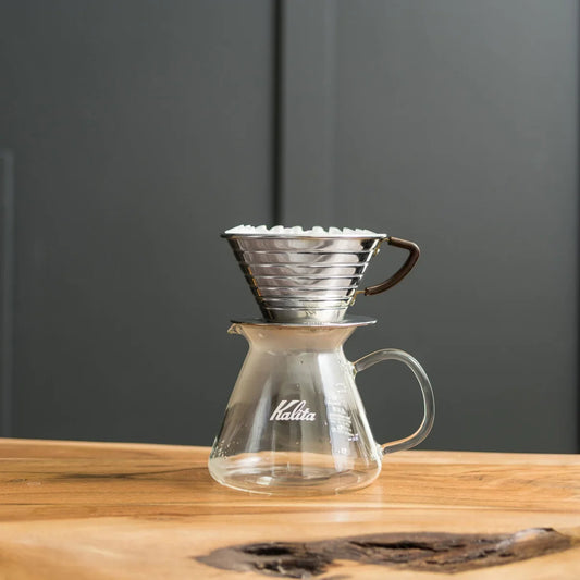 The Physics of Pour-Over: Why Bed Shape Changes What You Taste (Kalita Wave)